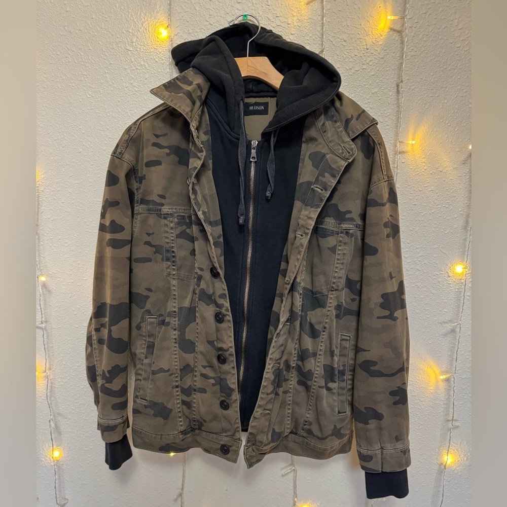 HUDSON SzS Emmet Boyfriend Women’s Camo Jacket with Built-In Hoodie